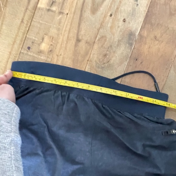 Lululemon Mens Shorts - Picture 4 of 4